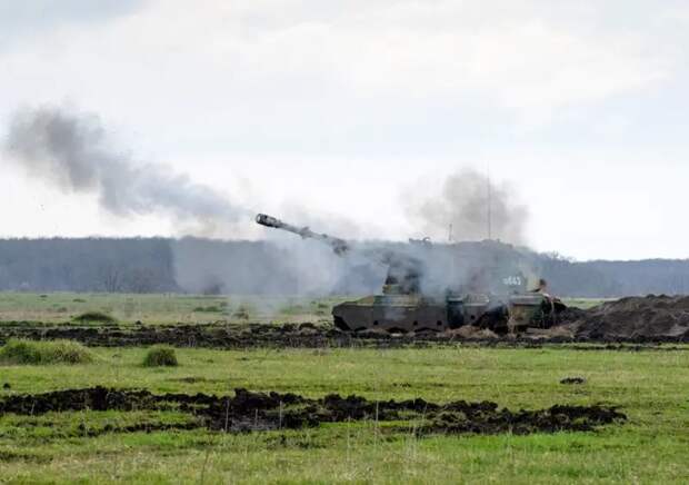 Опубликованы кадры поражения корректируемым снарядом «Краснополь» танка ВСУ в