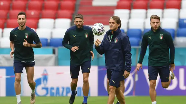 Манчини заявил, что Италия будет играть в свой футбол в матче с Бельгией