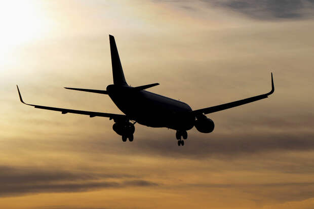 Первый самолет вылетел из аэропорта Санкт-Петербурга спустя девять часов ограничений