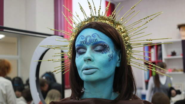 Обереги, чаепитие и хохлома. В Барнауле прошел юбилейный фестиваль "Ремесленная слобода"