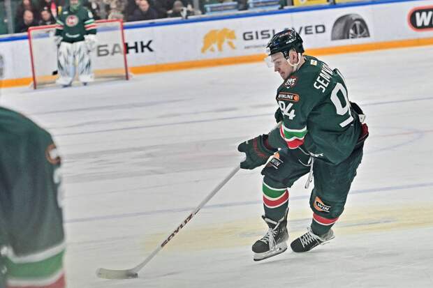 Четыре очка Кирилла Семенова обеспечили «Ак Барсу» победу над «Адмиралом»