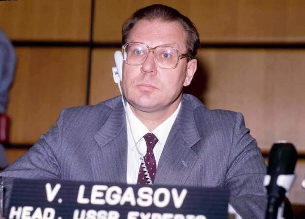 Из-за чего повесился академик Легасов, спасший в Чернобыле весь мир 5 раз?
