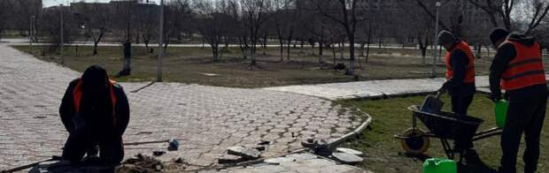 Ремонт пешеходных дорожек проводят в микрорайонах Актау