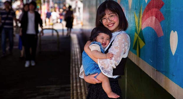 Материнство стирает культурные различия: трогательные портреты матерей со всего мира от Михаэлы Норок