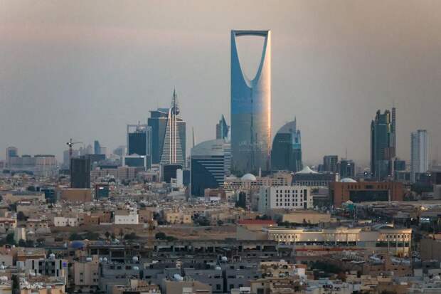 Иран нанес ракетные удары по авиабазе в Саудовской Аравии