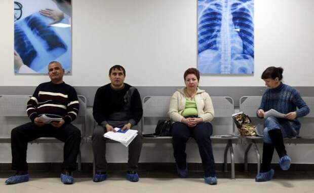 Лечитесь на здоровье - за наш бюджет: мигранты облюбовали регионы, где много нефти, газа, денег и щедрые губернаторы