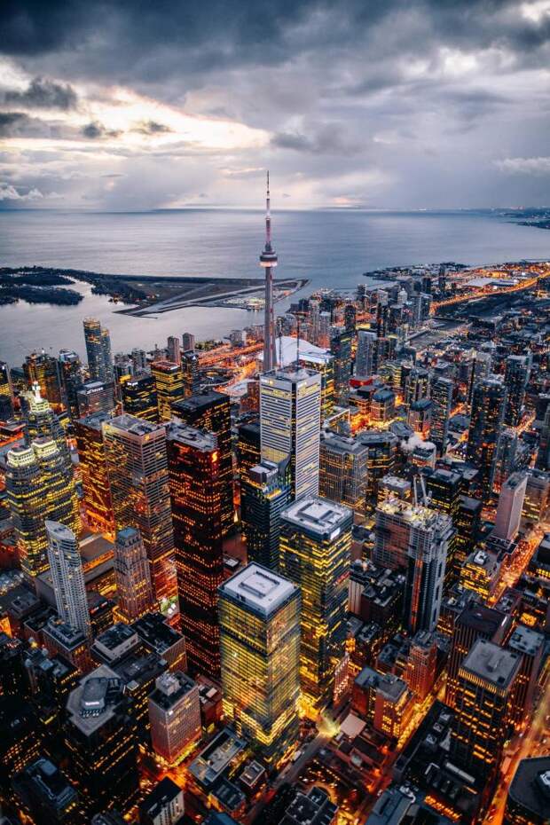 Небоскребы в деловом центре Торонто, Канада достопримечательности, другой взгляд, интересно и познавательно, мир, планета, с другого ракурса, фото
