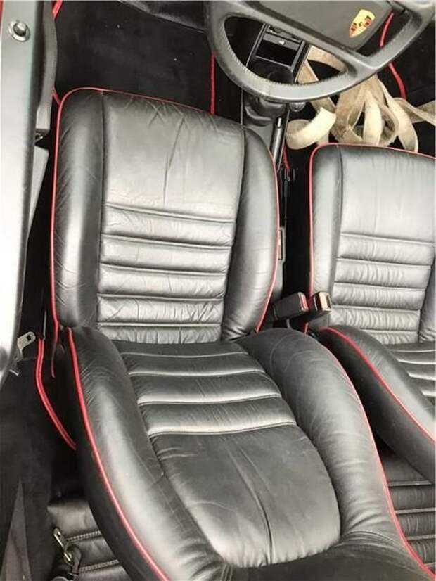 Разбитый редкий Porsche из 80-х продают за внушительную сумму