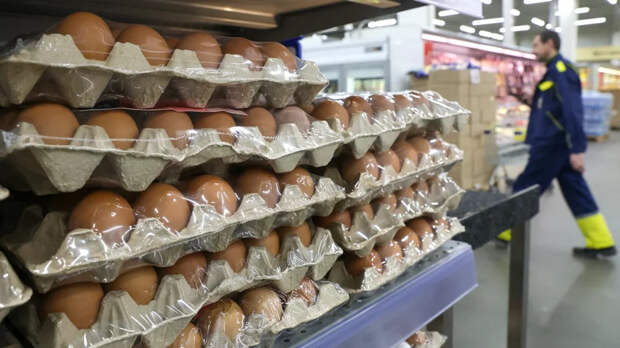 Ъ: в России на 83 процента подорожали куриные яйца в оптовой продаже