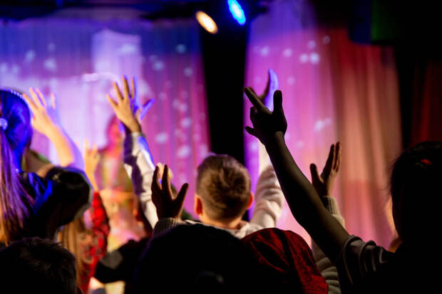 В Латвии разразился скандал из-за видео с русской музыкой на школьной вечеринке