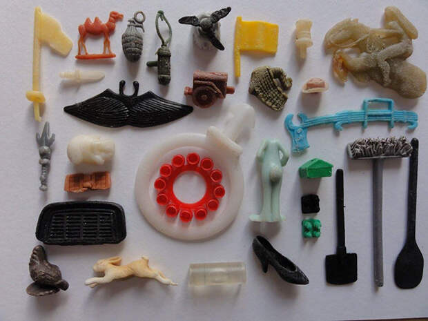 Роб Арнольд - собрал 35 мешков мусора и отсортировал его. Получилось довольно интересно Роб Арнольд, в мире, вещи, лего, люди, музей, мусор, пляж
