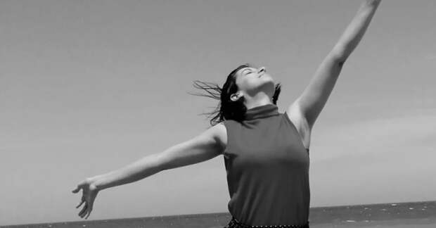 Сильные позы: как тело меняет психику - механизм и практические советы