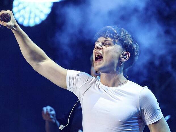 Фанаты Вани Дмитриенко вступились за него после шутки про "пенсионный фонд"