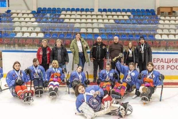 Тамбовские следж-хоккеистки приняли участие в первом женском чемпионате России