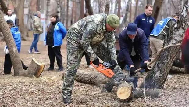 Весенний общегородской субботник: время сделать город чище и привлекательнее