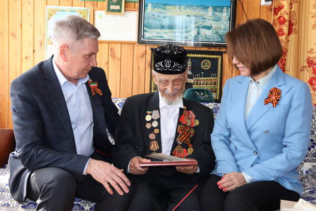 101-летний ветеран Тафкиль Валиев встретил гостей в Актанышском районе