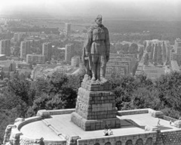 В Болгарии открыт памятник советским воинам-освободителям - знаменитый «Алеша»