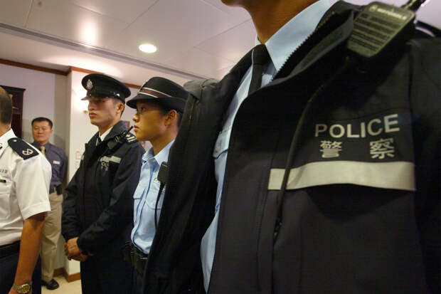 Мужчина вернулся из поездки и нашел в своей постели голую женщину