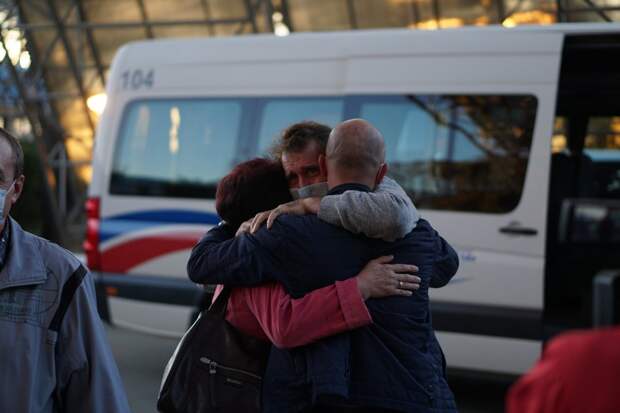 Освобожденные из плена моряки вернулись в Крым