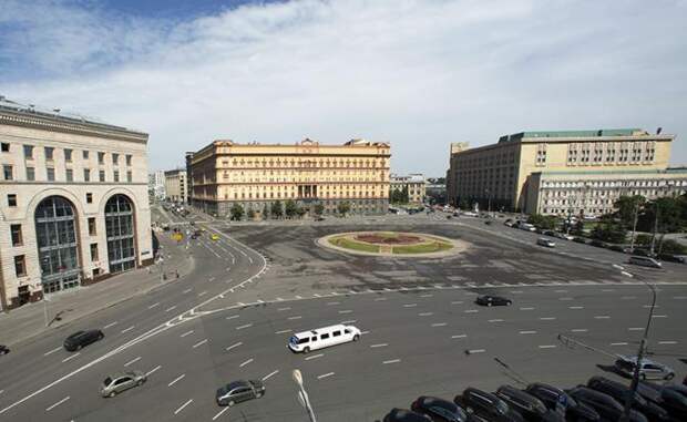 Иван III, Иван Грозный, Дзержинский… Кому достанется «свято место» на Лубянке?