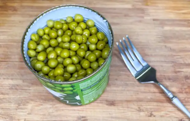 Зелёный горошек покупаю часто и много: рассказываю, какую «вкусноту» готовлю к ужину (делюсь рецептом)