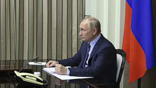 Путин заявил Байдену, что российские войска никому не угрожают