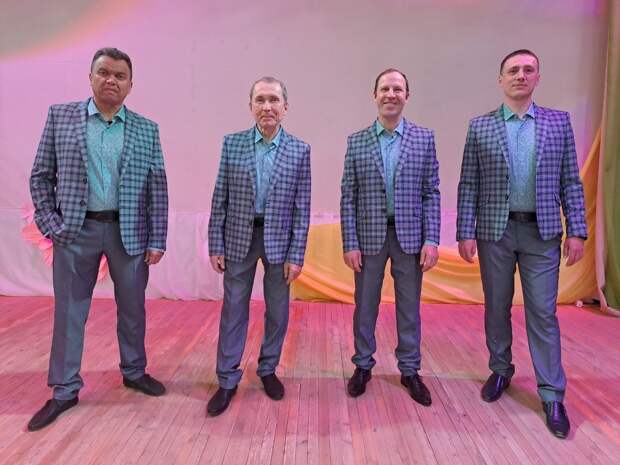 Благодаря федеральному проекту члены ансамбля «Селяне» из Вавожского района получили новые костюмы для выступлений