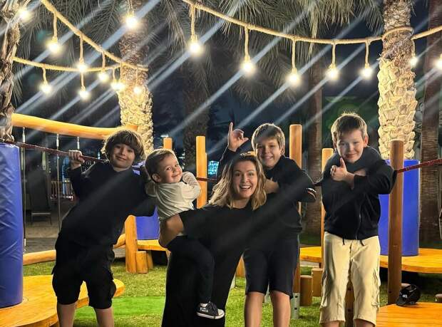 Актриса Мария Кожевникова призналась, что улетела с семьей из России