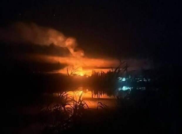 Удары по Украине! Рой дронов на Одессу: горят склады с оружием НАТО, на заводе столб дыма