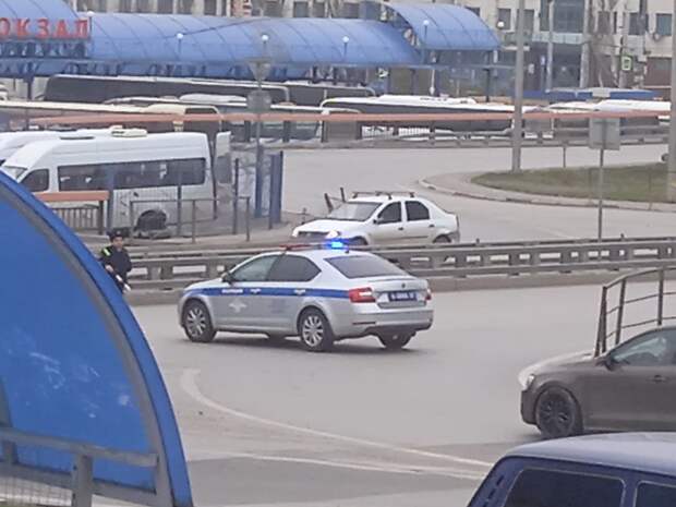 Пожар в здании погранслужбы в Ростове-на-Дону привел к дорожному коллапсу