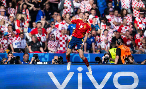 Испанцы после первого тайма громят сборную Хорватии со счетом 3:0