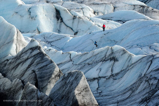 Вскарабкайтесь на ледник Ватнайёкюдль в Исландии.