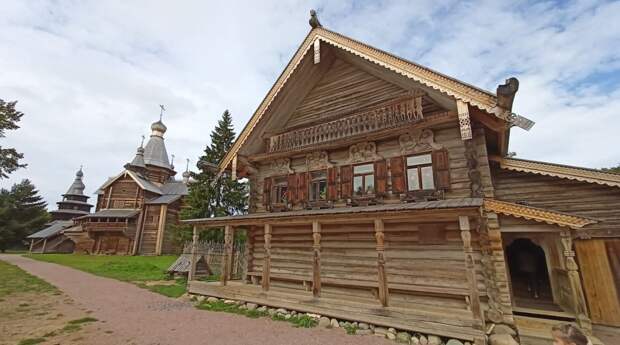 В музее русского деревянного зодчества Витославлицы