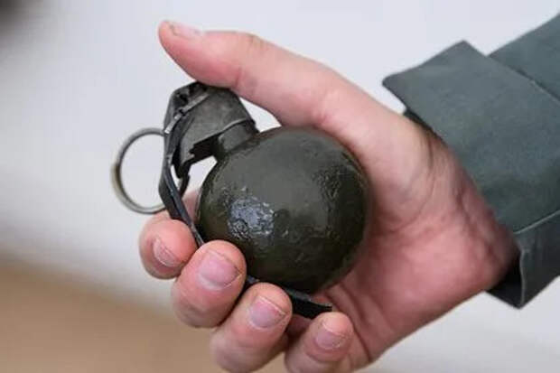 Украинец решил сделать предложение любимой кольцом от боевой гранаты и попал в тюрьму