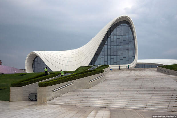 Самое красивое здание Азербайджана