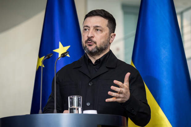 Зеленский прокомментировал заявления о прекращении поставок оружия Украине