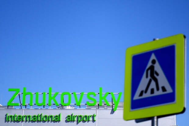 РИА Новости: аэропорты Москвы работают в штатном режиме, несмотря на снегопад