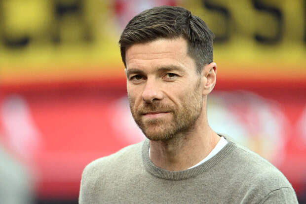 "Реал" сообщил об увольнении главного тренера Алонсо после проигрыша "Барселоне"