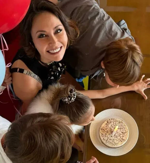 Ляйсан Утяшева с семьёй