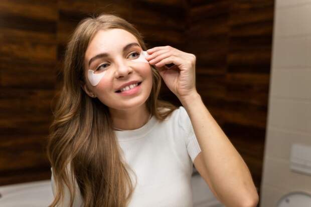 Взгляд без лишнего: как выбрать патчи от отеков по составу