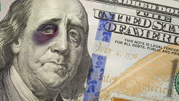 Изображение Бенджамина Франклина с подбитым глазом на банкноте номиналом в 100 долларов США