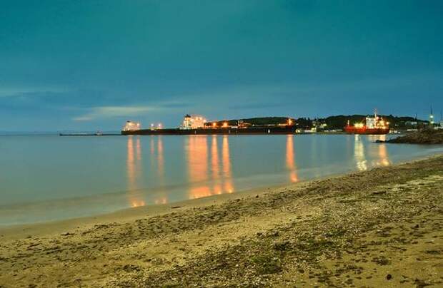 Bloomberg: Болгария запретит поставки российской нефти на НПЗ ЛУКОЙЛа в Бургасе