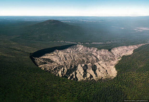 Батагайский провал в Якутии