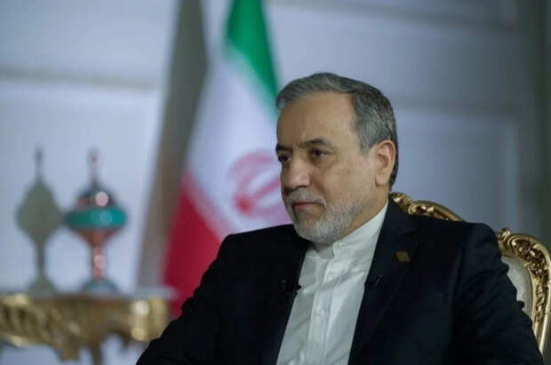 Аракчи: Иран в ответ на атаки не ограничивается ударами по базам США