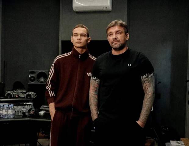 Актер Слава Копейкин признался, что с детства слушал Басту