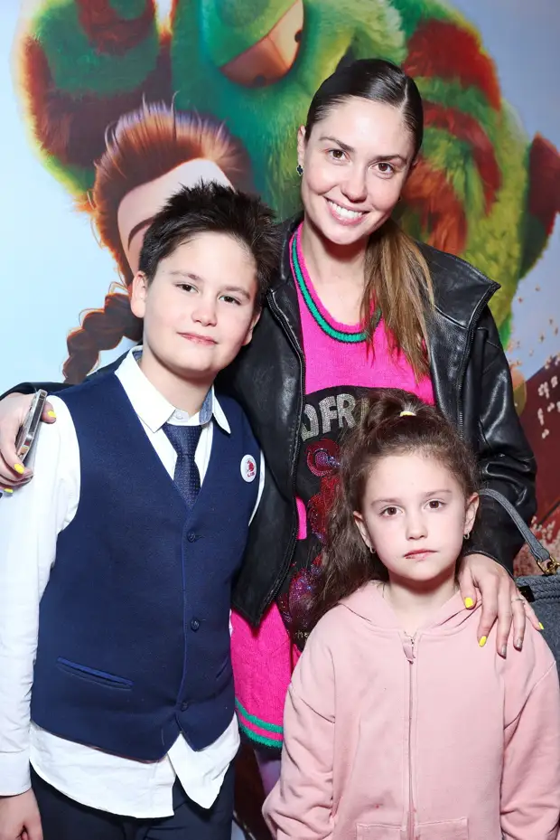 Уставшая Муцениеце с детьми, влюбленная Галич с бойфрендом. Звезды на премьере мультфильма «Финник»