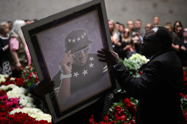 Вдова и дочь Пьера Нарцисса посетят могилу певца