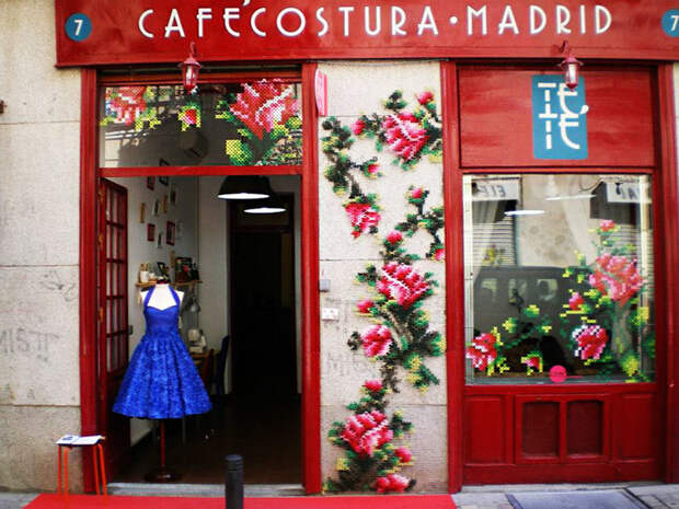 Городские цветы: художница украшает испанские улочки цветочной вышивкой вышивка, испания, уличное искусство