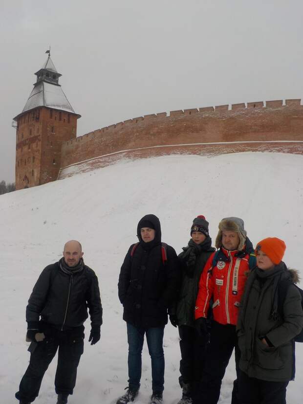 Зимний Новгород. Дневная прогулка вдоль заснеженных стен крепости. Красота великого города.
