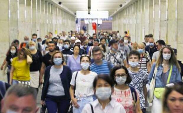 «Уже осенью непривитых россиян ждет тюрьма»